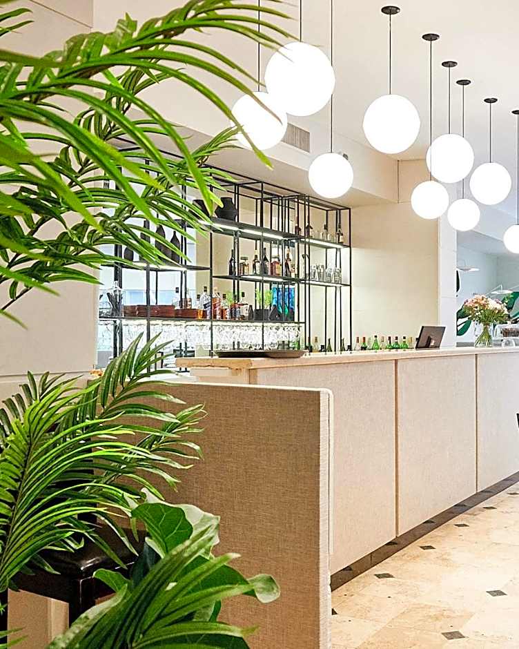 Plaza Real Suites Hotel