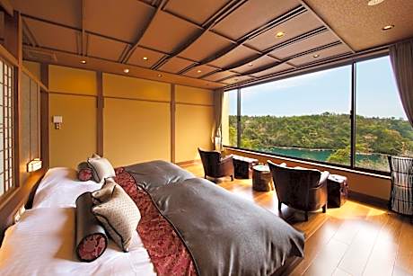 Japanese-Style Superior Twin Room with Ocean View