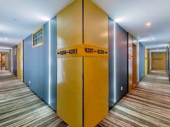 Super 8 Hotel