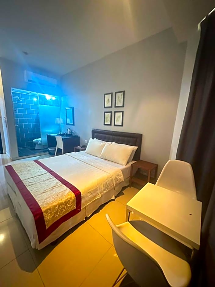 KINGSMAN BOUTIQUE HOTEL