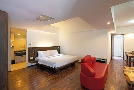 Royal Two-Bedroom Suite
