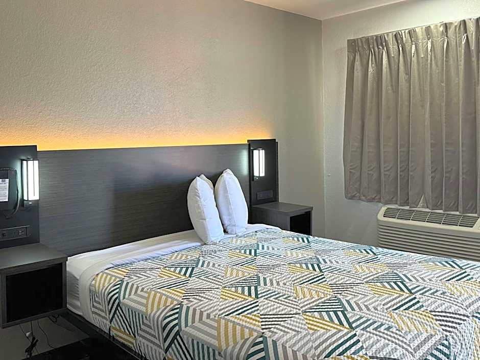 Motel 6-Bradenton, FL