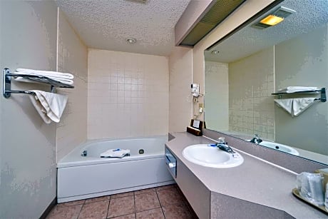 King Suite with Spa Bath