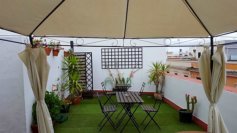 Hotel y Apartamentos Doña Lola