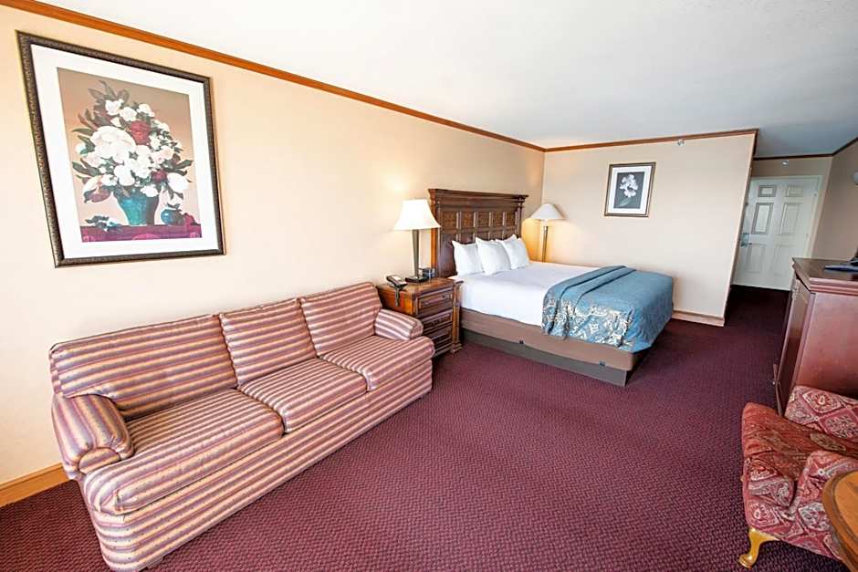 Hamilton Inn Select Beachfront Mackinaw City