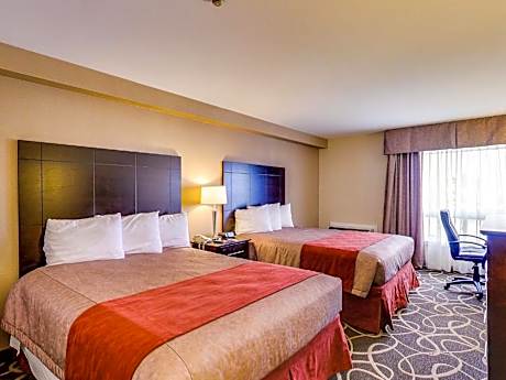 2 Queen Beds Premier Room Non-Smoking