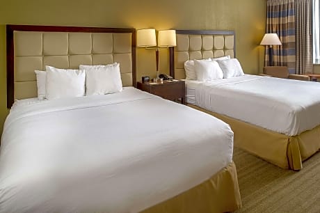 Deluxe 2 Queen Bed Room