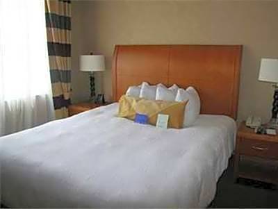 1 King Bed 1 Bedroom Suite Nonsmoking