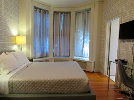 Queen Suite