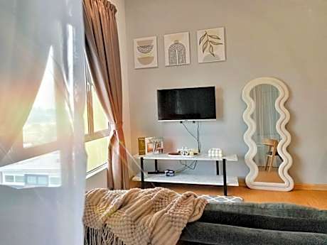 LV8 MintyMeadow | 5pax | Kuantan