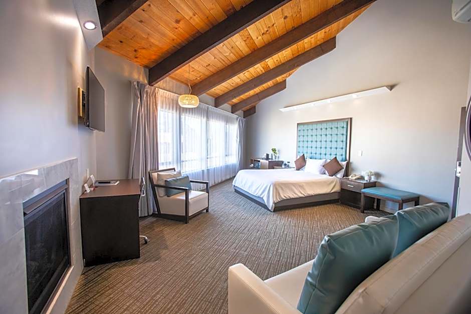 Munras Inn