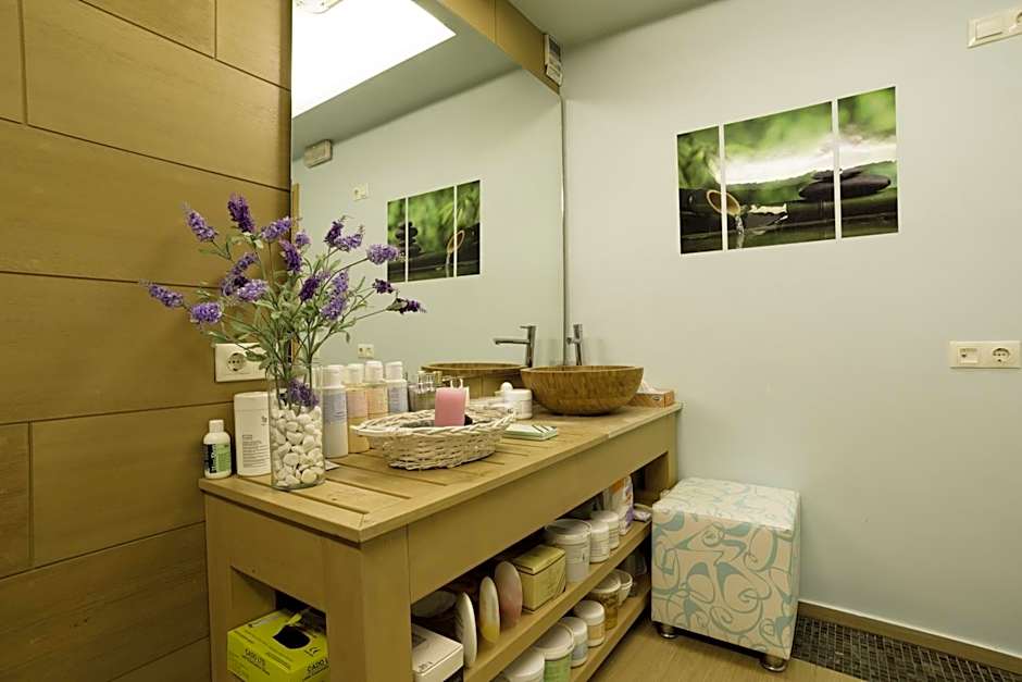 La Mer Deluxe Hotel & Spa