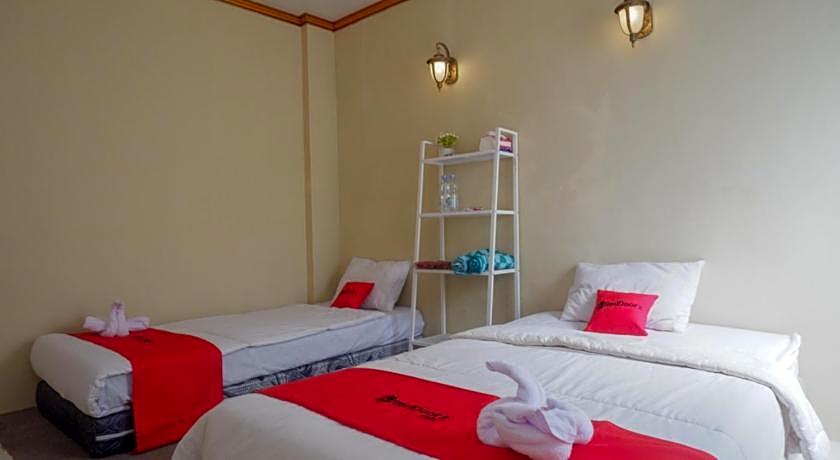 RedDoorz Syariah near Terminal Mendolo Wonosobo 2