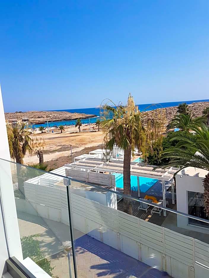 Christopher's Sandy Beach Suites