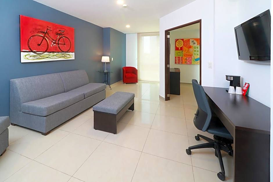 Wyndham Garden Guadalajara Acueducto