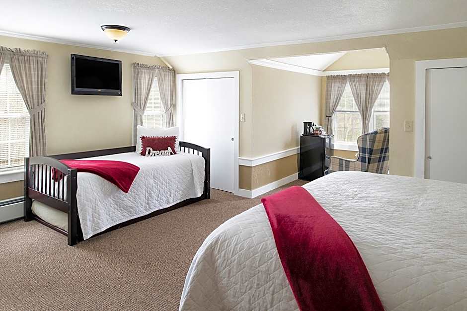 Photo 1 of 2 of Superior 1 King Bed