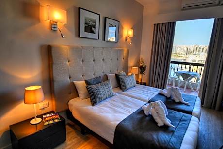 Double or Twin Room with Sea View and Balcony
