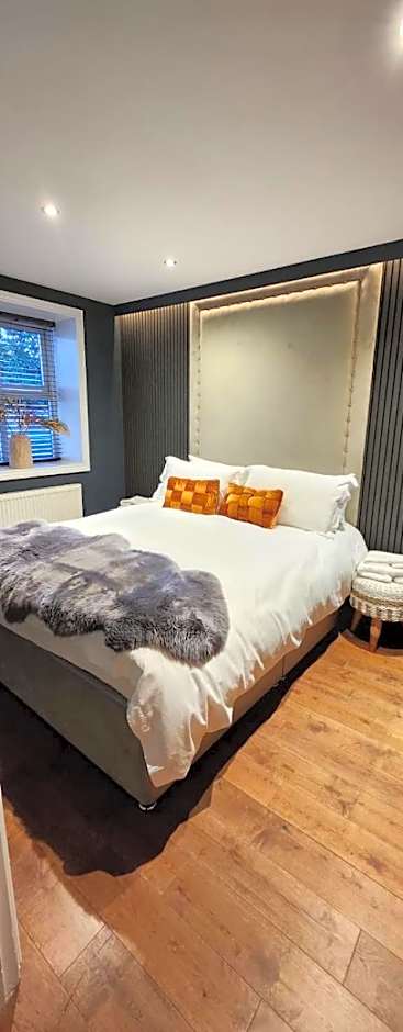 The Waterside Bar, Rooms & Restaurant