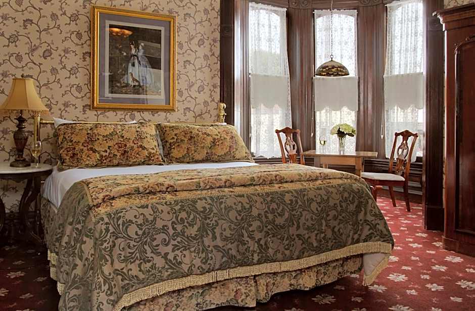 2 Bedroom 1 King Bed Suite — 5 fotoğraftan 1. fotoğraf