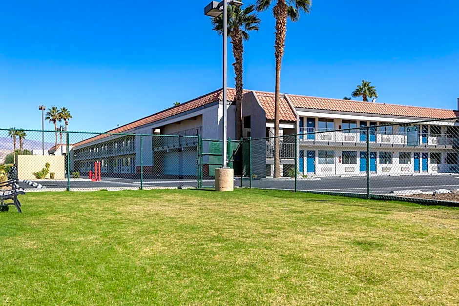 Rodeway Inn & Suites Thousand Palms - Rancho Mirage