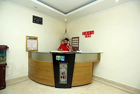 Super OYO Flagship Hotel Basera