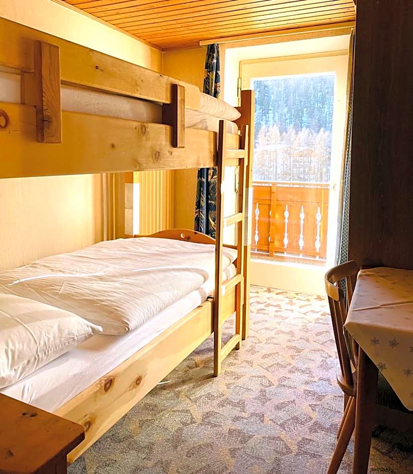 Glacier Rock guesthouse ex Pension Dangl