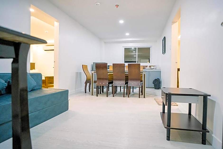 Spotlight Hotel near Hundred Islands Wharf