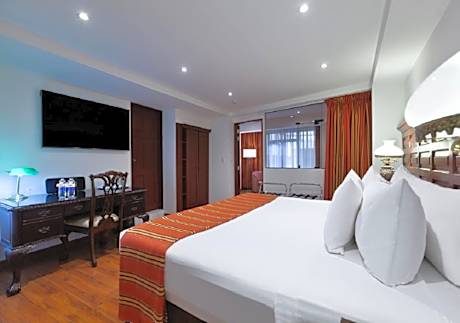 Suite with Spa Bath
