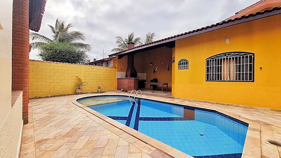 Piscina, Churrasqueira, Wi-Fi, SmartTv, 4dorm, Comércios na porta
