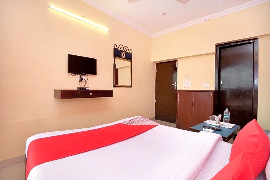 Hotel O Rajmahal