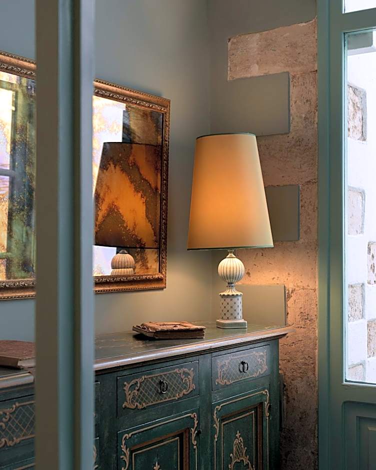 Mythos Suites Boutique Hotel