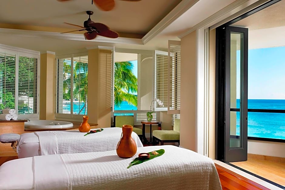 Moana Surfrider, A Westin Resort & Spa, Waikiki Beach