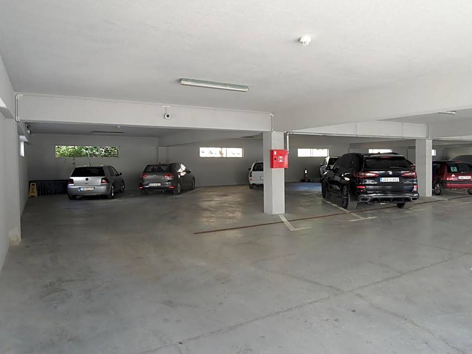 Hotel Logavina 8 Garage Parking