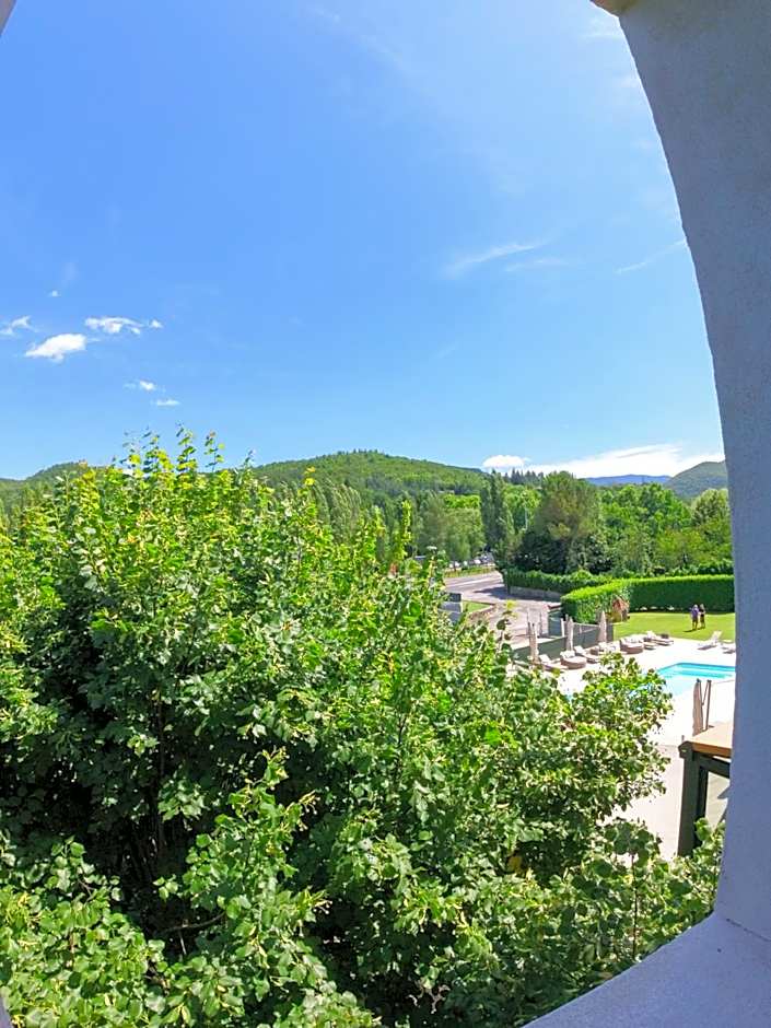 Logis Hotel Restaurant Mas de la Prairie