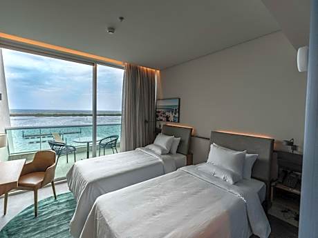 Superior Twin Room with Balcony and Sea View