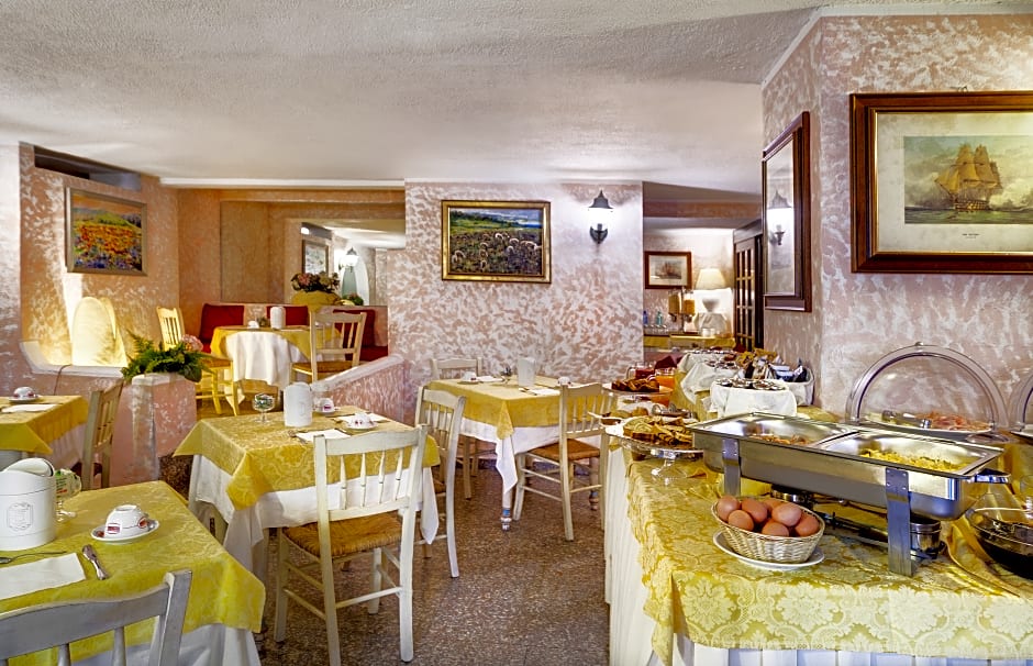 Photo 1 of 8 of Colonna Palace Hotel Mediterrano