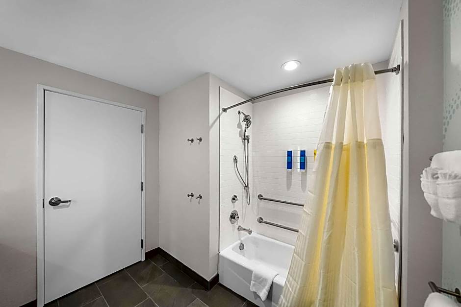 Tru by Hilton Plano East North Hwy 75