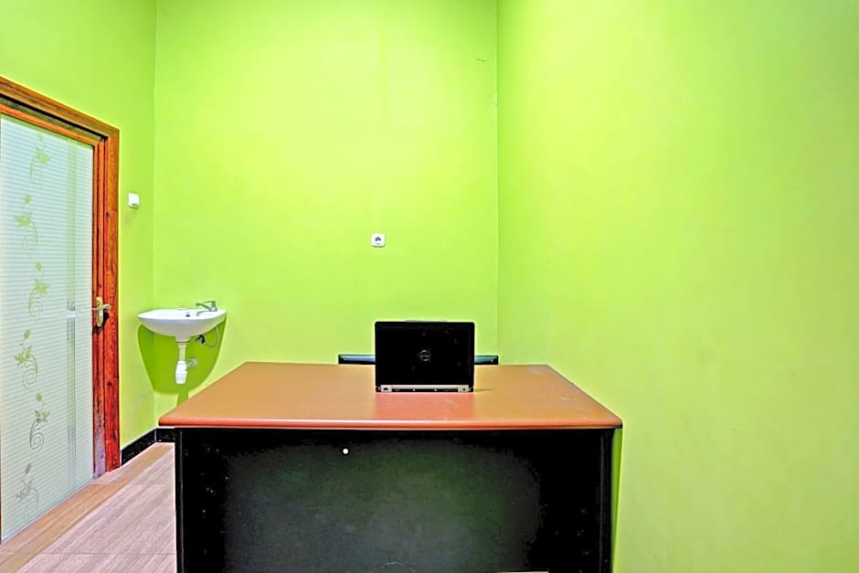 OYO Life 91884 Kost Kusuma Dewi Syariah