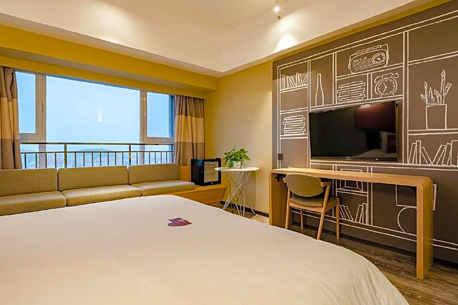 ibis Weihai Oriental New Ground  Hotel