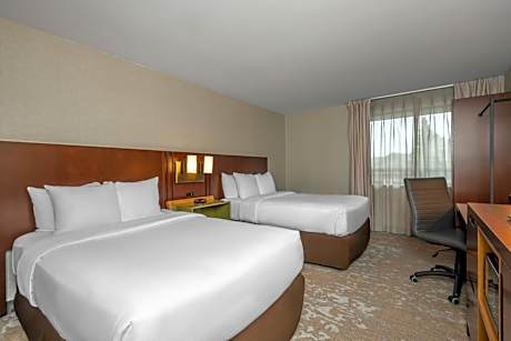 Quadruple Room with Two Queen Beds - Non Smoking/Ground floor/Pet Friendly