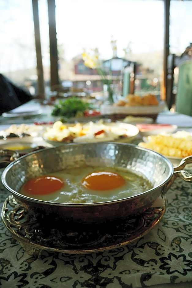 Karamazov Antik Otel