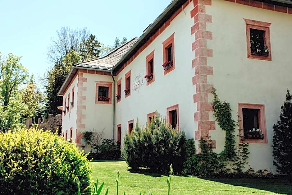 Resla Residence I, II, & Wellness