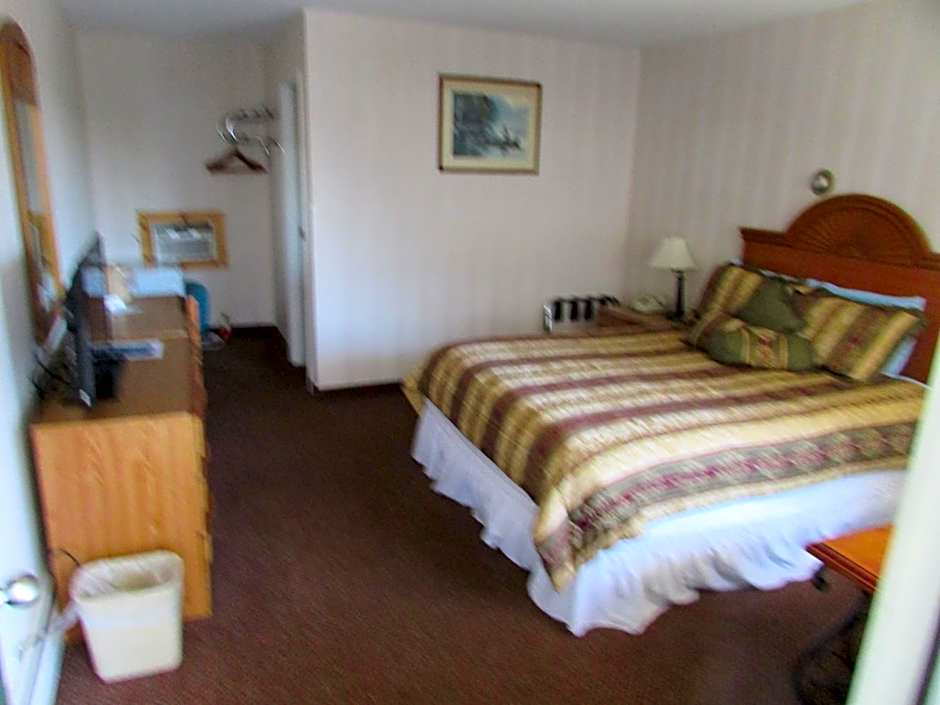 The Lake George Inn
