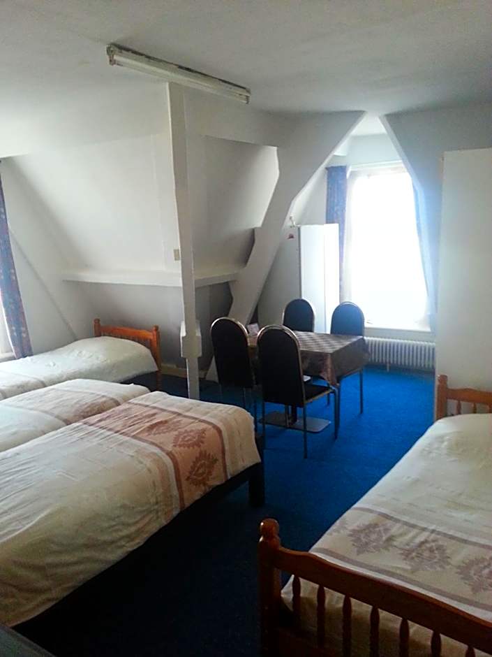 All-In Hotel