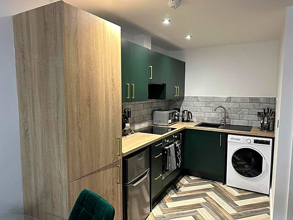 Studio & 1 Bedroom Apartments - PE1 - Contractor Friendly - Free Parking - Sofa Beds - Sky TV - Full Kitchen - Washer Dryer - WiFi