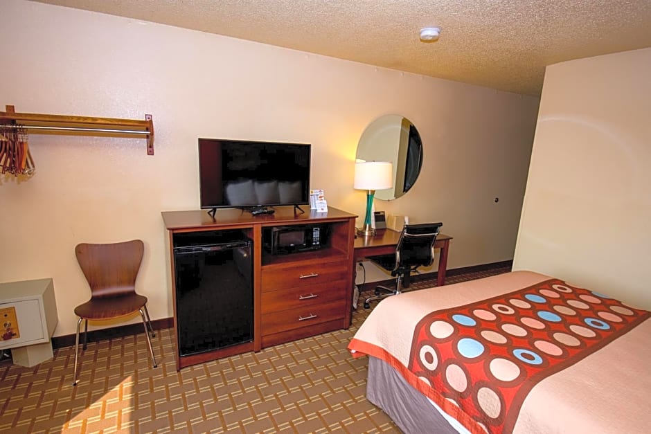Super 8 by Wyndham Altoona