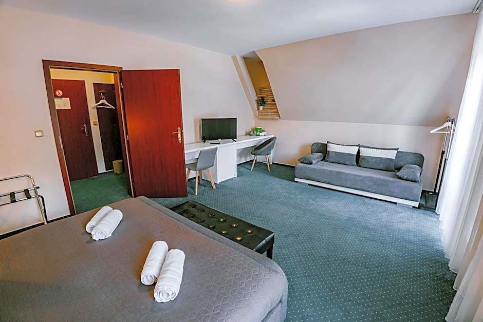 Greenwood hotel