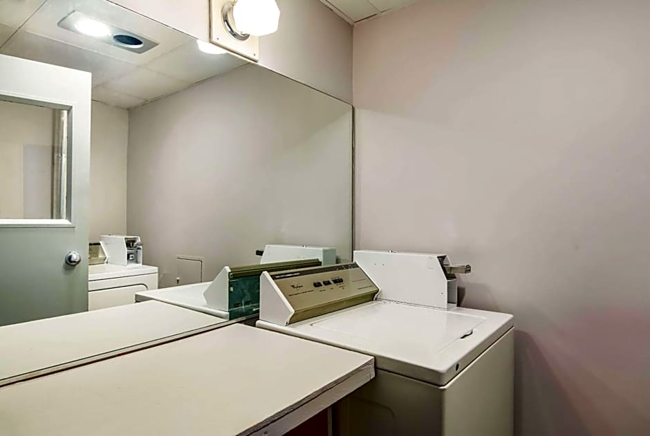 Clarion Pointe Jamestown - Falconer