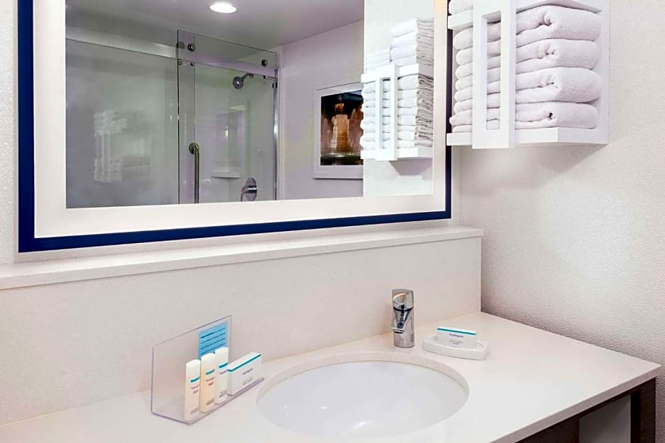 Hampton Inn By Hilton & Suites Kansas City-Country Club Plaza