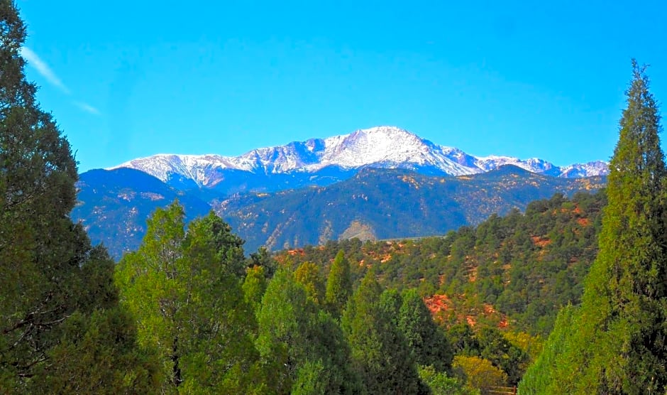 Holiday Inn Express & Suites Colorado Springs North, an IHG Hotel